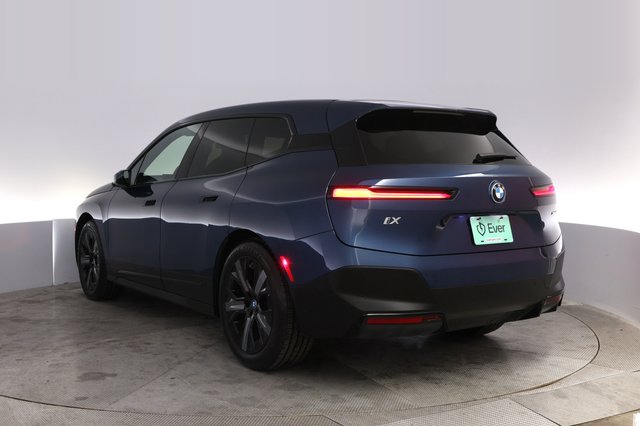 2022 BMW iX — photo 13 of 20
