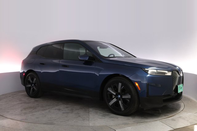 2022 BMW iX — photo 11 of 20