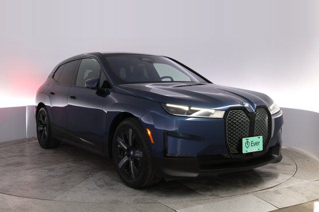 2022 BMW iX — photo 10 of 20