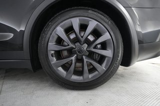 2023 Tesla Model X — photo 7 of 29