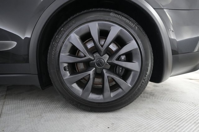 2023 Tesla Model X — photo 7 of 29
