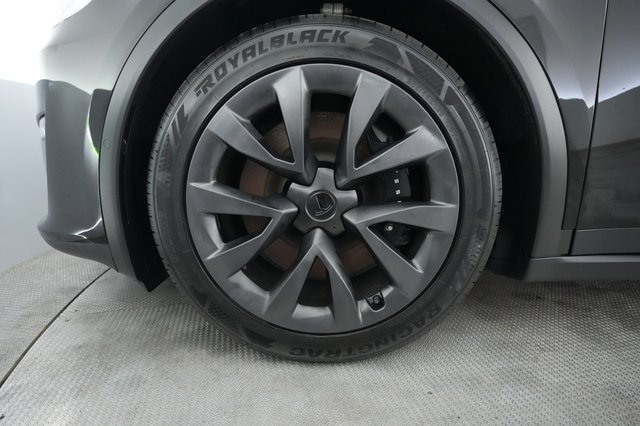 2023 Tesla Model X — photo 15 of 29