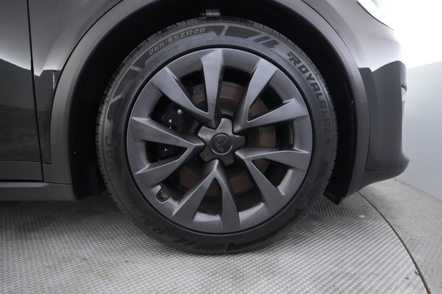 2023 Tesla Model X — photo 16 of 29