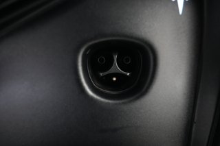 2023 Tesla Model X — photo 8 of 29