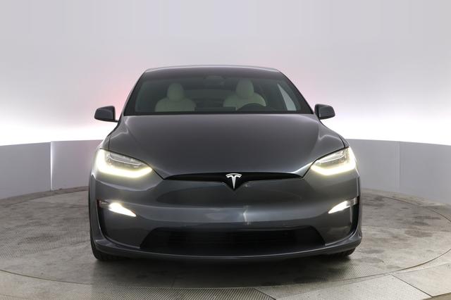 2023 Tesla Model X — photo 9 of 21