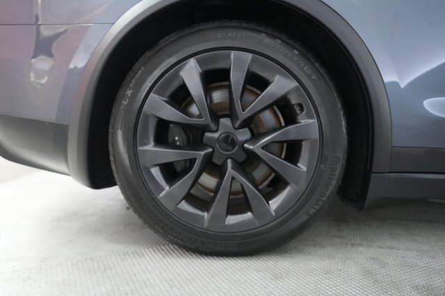 2023 Tesla Model X — photo 17 of 21