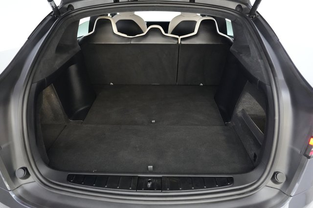 2023 Tesla Model X — photo 6 of 21