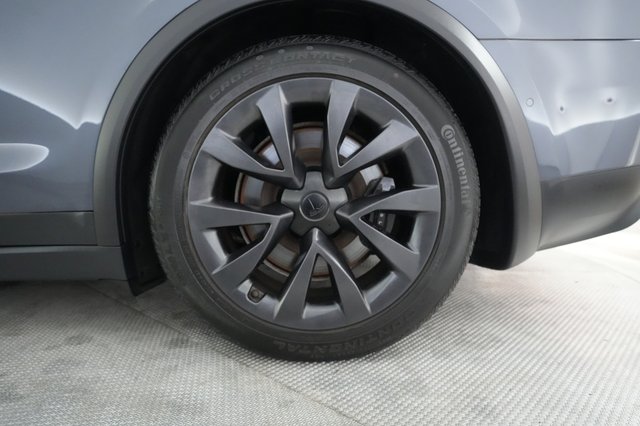 2023 Tesla Model X — photo 7 of 21