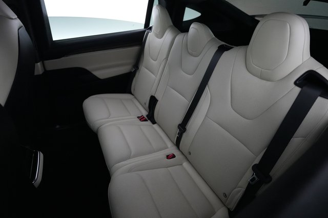 2023 Tesla Model X — photo 19 of 21