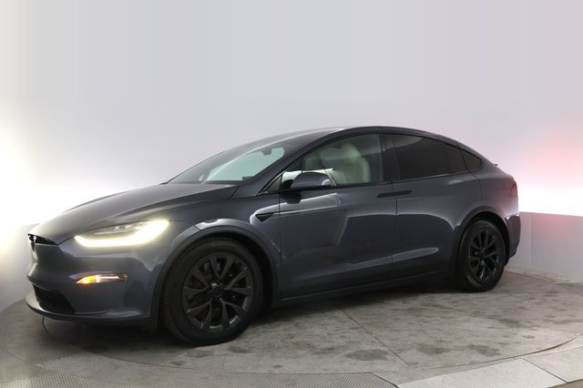 2023 Tesla Model X — photo 14 of 21