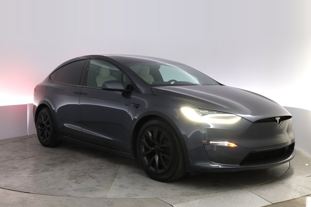 2023 Tesla Model X — photo 10 of 21