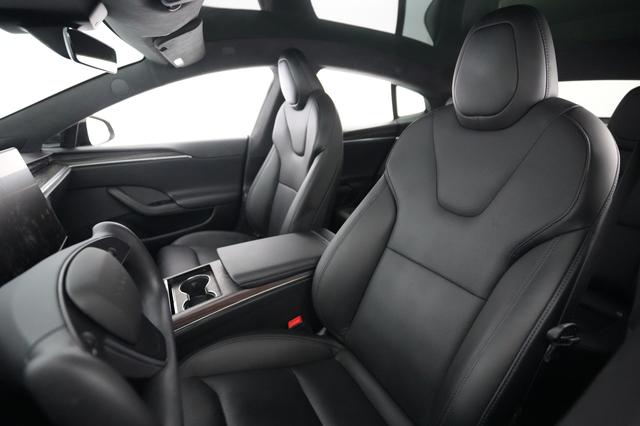 2023 Tesla Model S — photo 3 of 21