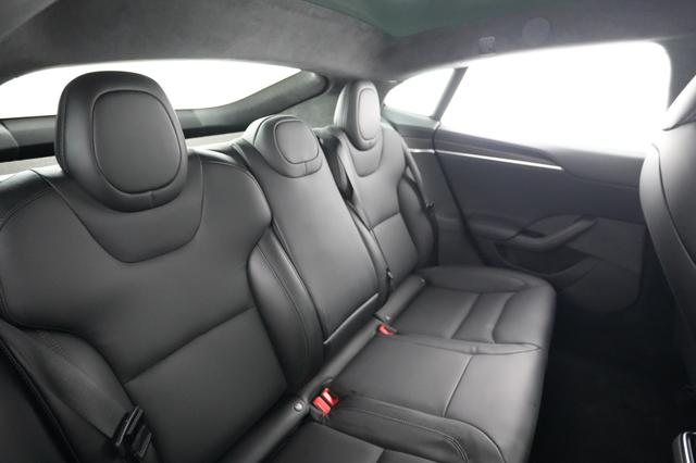 2023 Tesla Model S — photo 4 of 21