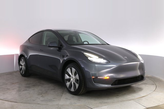 2023 Tesla Model Y — photo 10 of 23