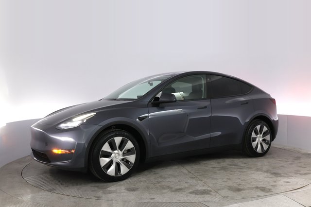 2023 Tesla Model Y — photo 14 of 23