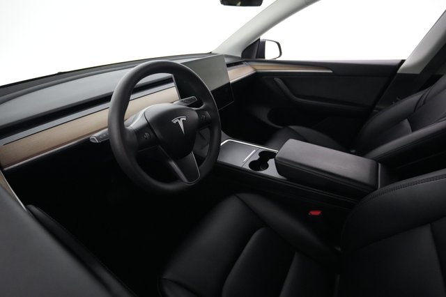 2023 Tesla Model Y — photo 18 of 23