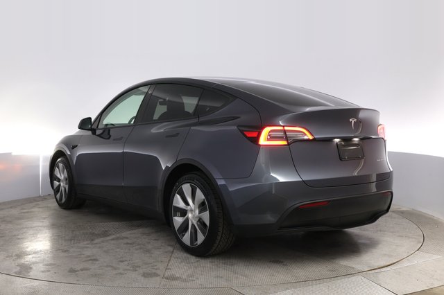 2023 Tesla Model Y — photo 13 of 23