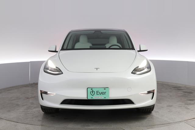 2023 Tesla Model Y — photo 9 of 21