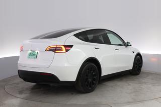 2023 Tesla Model Y — photo 2 of 21