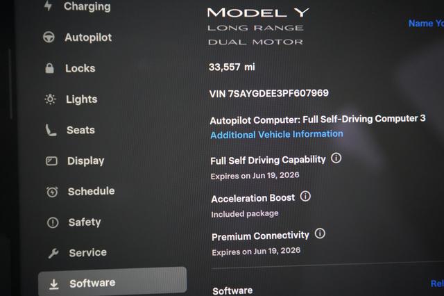 2023 Tesla Model Y — photo 5 of 21