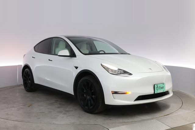 2023 Tesla Model Y — photo 10 of 21
