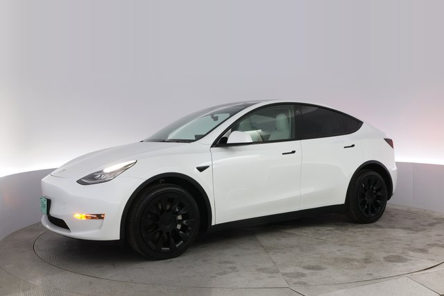 2023 Tesla Model Y — photo 14 of 21