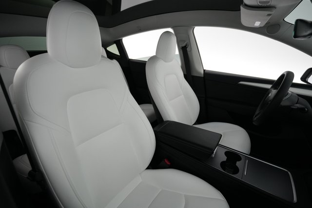 2023 Tesla Model Y — photo 18 of 21