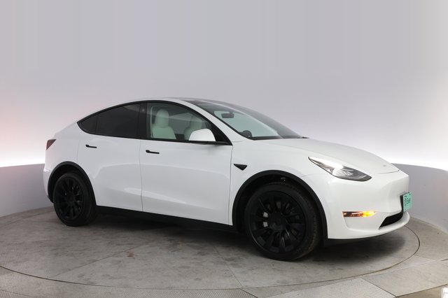2023 Tesla Model Y — photo 11 of 21