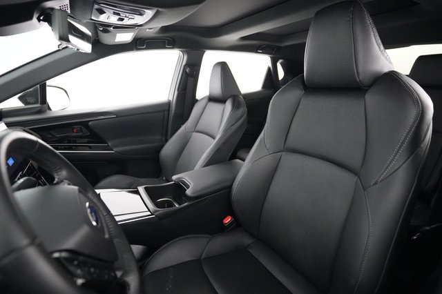 2023 Subaru Solterra — photo 3 of 20