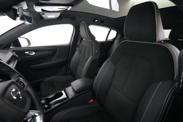2023 Volvo C40 Recharge — photo 3 of 21