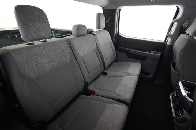 2023 Ford F-150 Lightning — photo 4 of 15
