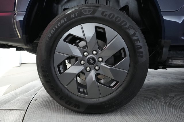 2023 Ford F-150 Lightning — photo 11 of 15