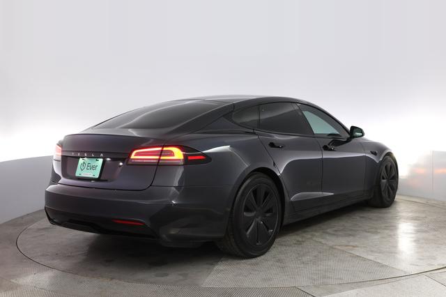 2024 Tesla Model S — photo 2 of 21