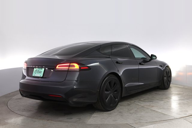 2024 Tesla Model S — photo 2 of 21