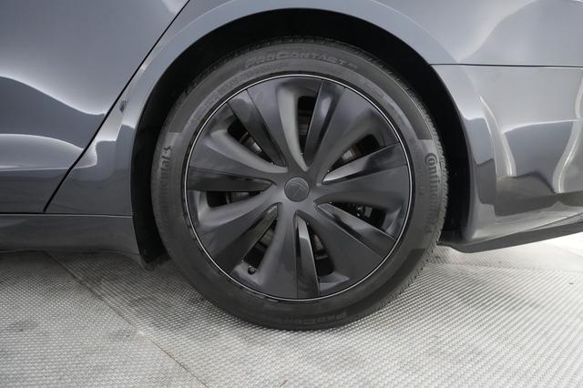 2024 Tesla Model S — photo 7 of 21