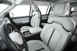 2024 Rivian R1S — photo 3 of 24