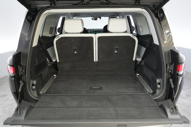 2024 Rivian R1S — photo 6 of 24