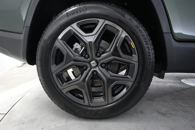 2025 Rivian R1T