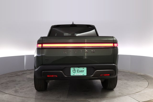 2025 Rivian R1T — photo 12 of 21