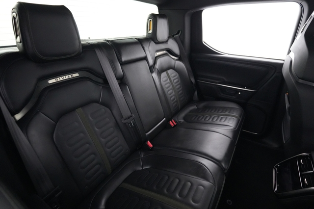 2025 Rivian R1T