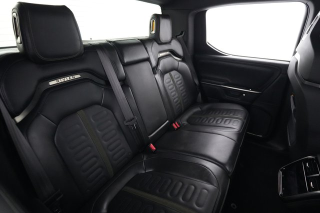 2025 Rivian R1T — photo 4 of 21