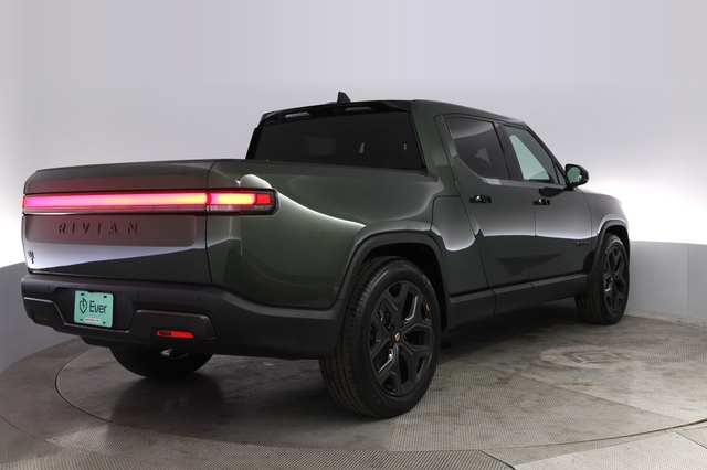 2025 Rivian R1T