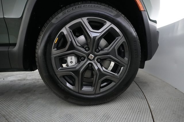 2025 Rivian R1T