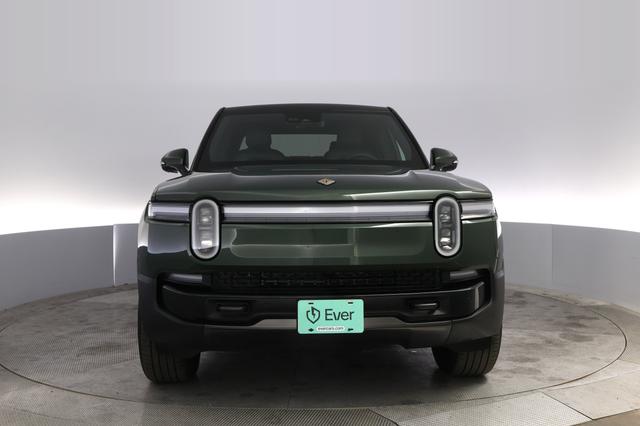 2025 Rivian R1T — photo 9 of 21