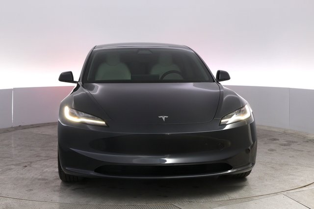 2025 Tesla Model 3 — photo 9 of 20