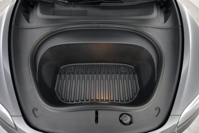 2025 Tesla Model 3 — photo 19 of 20