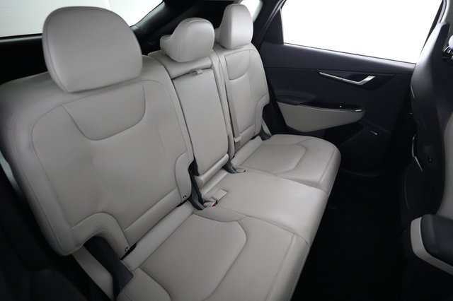 2022 Kia EV6 — photo 4 of 21