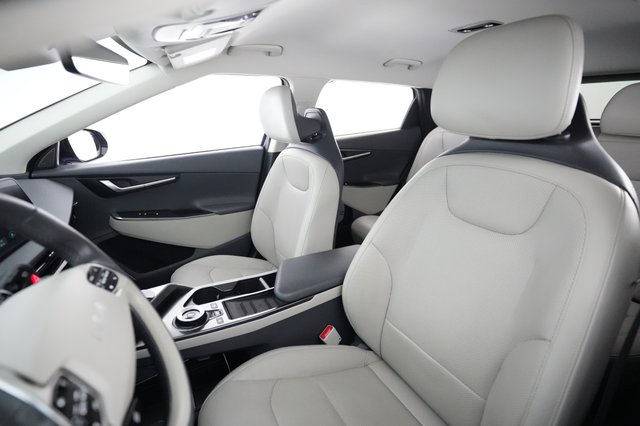 2022 Kia EV6 — photo 3 of 21