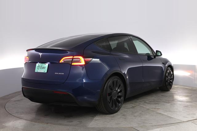 2022 Tesla Model Y — photo 2 of 21