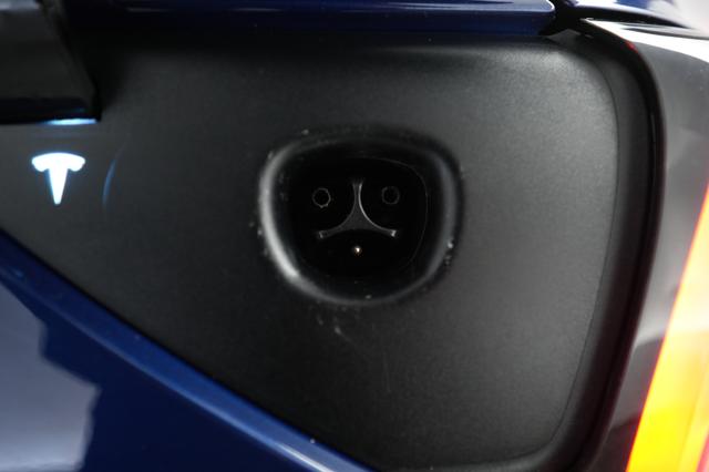 2022 Tesla Model Y — photo 8 of 21